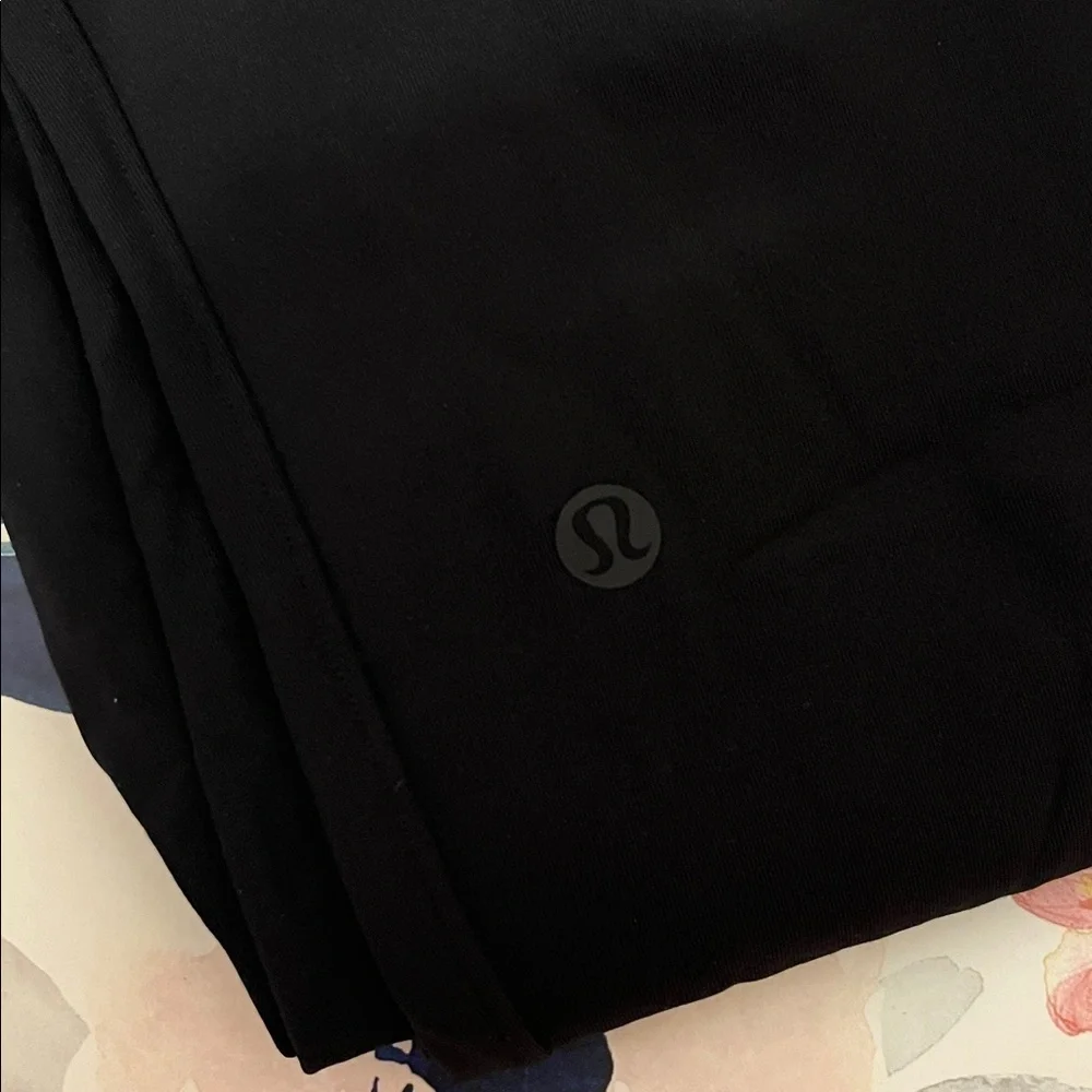 Lululemon On the Fly Jogger *Luxtreme Black | size 6